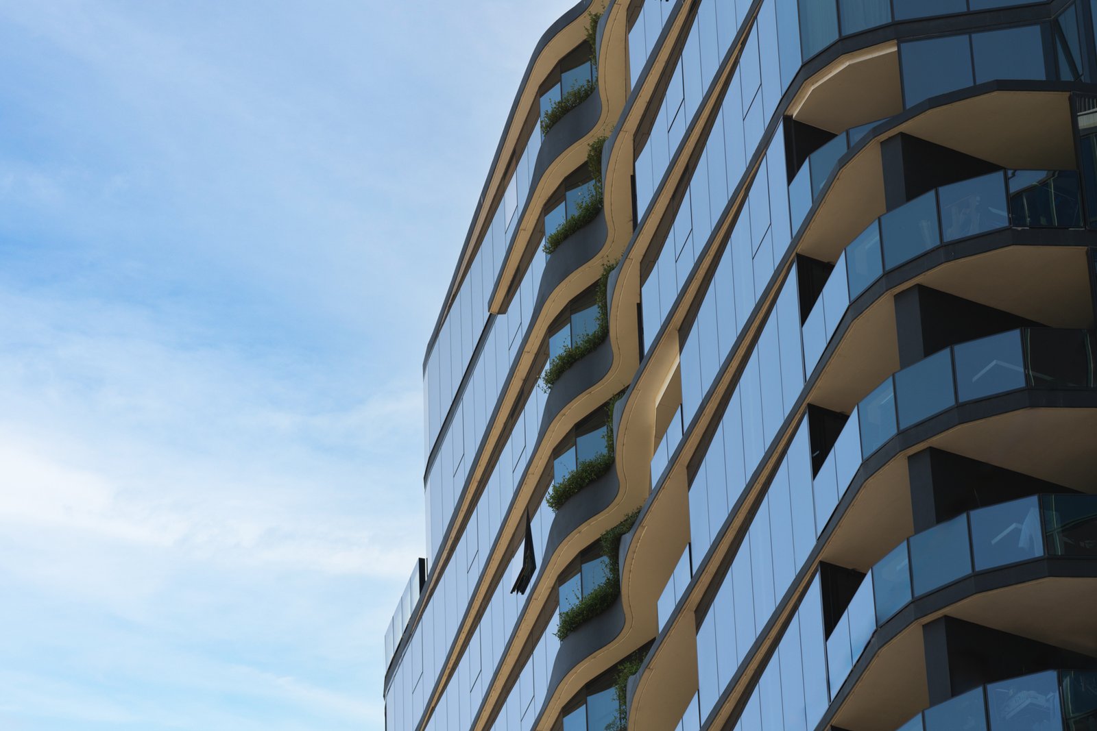 facade at 5 bowen crescent melbourne